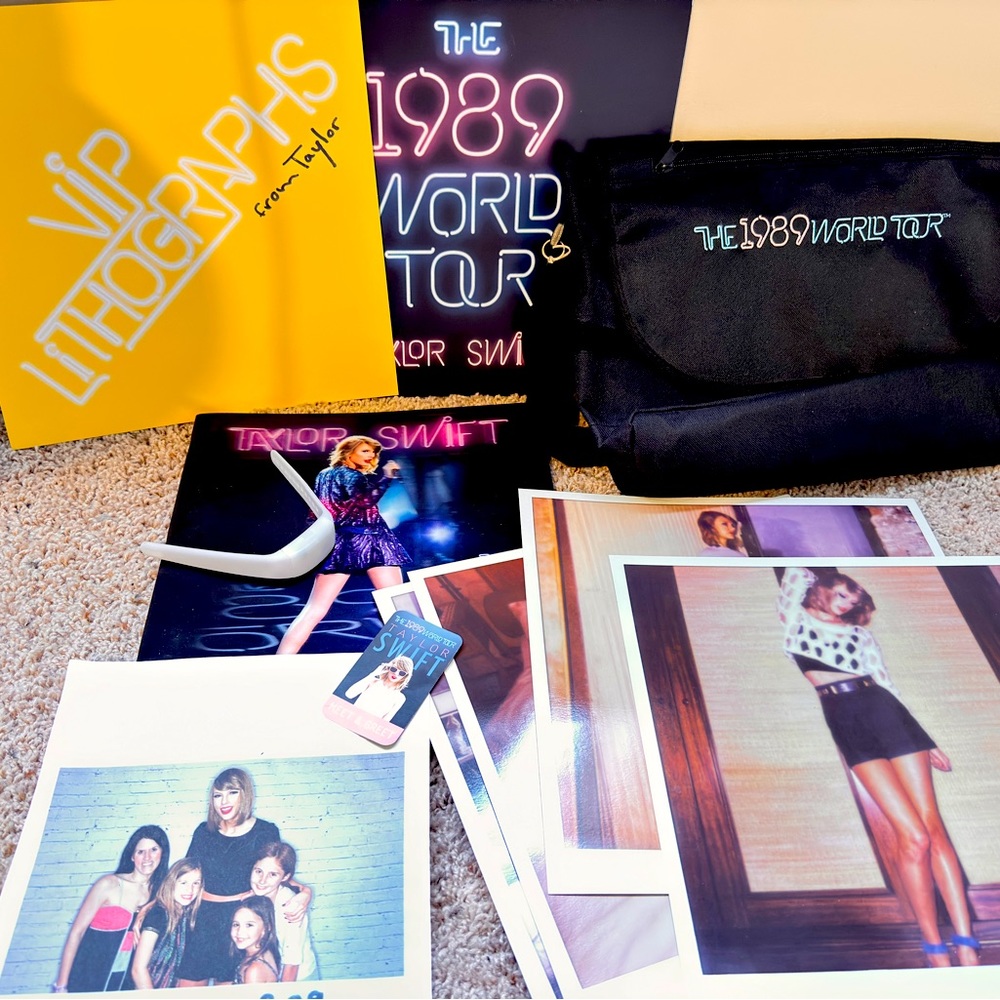Taylor Swift The 1989 World Tour VIP Bundle